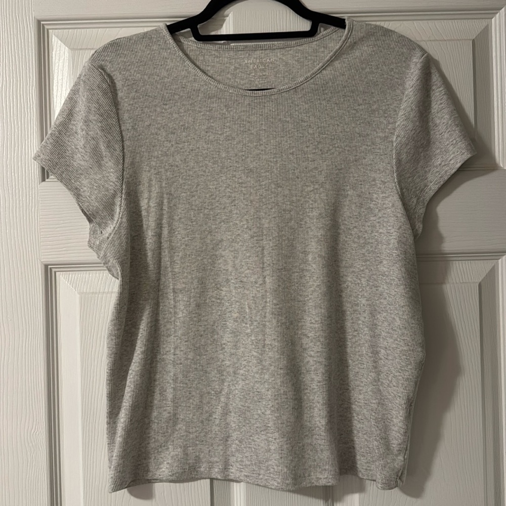 American Eagle Outfitters Gray Short Sleeve Tee